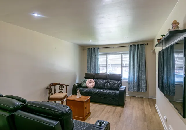 Photo 4 of Sale Pending at 6824 S Kildare Ave, Chicago, IL 60629 | MLS# 12750353 | Listing updated on 2026-10-06