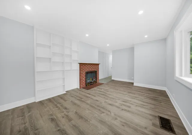 Photo 3 of Single family home for sale at 357 Indianwood Blvd, Park Forest, IL 60466 | MLS# 12750357 | Listing updated on 2026-09-12
