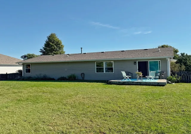 Photo 3 of Sale Pending at 10990 Linden Blossom Ln, Roscoe, IL 61073 | MLS# 12750369 | Listing updated on 2026-10-14