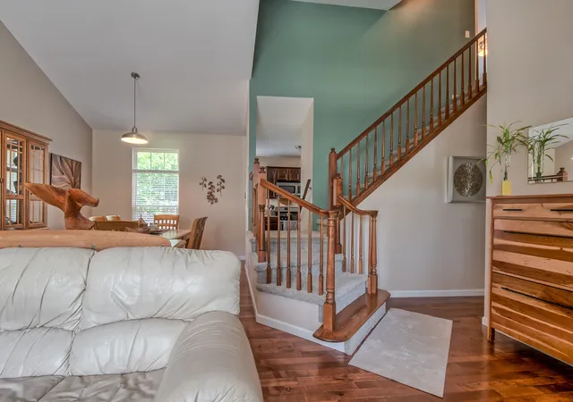 Photo 2 of Single family home for sale at 905 Chelsea Ct, Aurora, IL 60504 | MLS# 12750374 | Listing updated on 2026-09-19