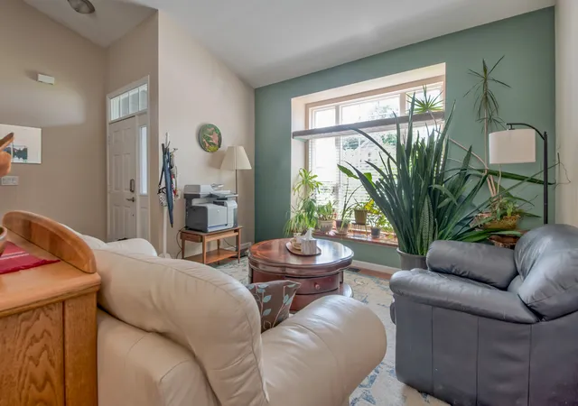 Photo 4 of Single family home for sale at 905 Chelsea Ct, Aurora, IL 60504 | MLS# 12750374 | Listing updated on 2026-09-19