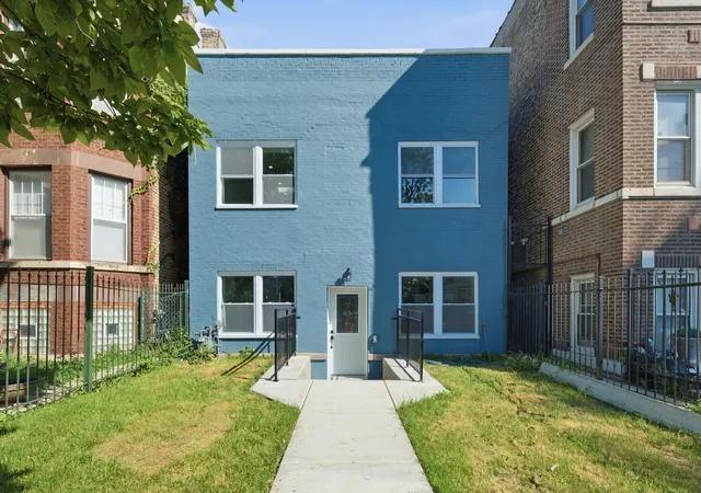 Photo 1 of Single family home for sale at 4642 W Monroe St, Chicago, IL 60644 | MLS# 12750376 | Listing updated on 2026-09-09