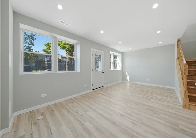 Photo 4 of Single family home for sale at 4642 W Monroe St, Chicago, IL 60644 | MLS# 12750376 | Listing updated on 2026-09-24
