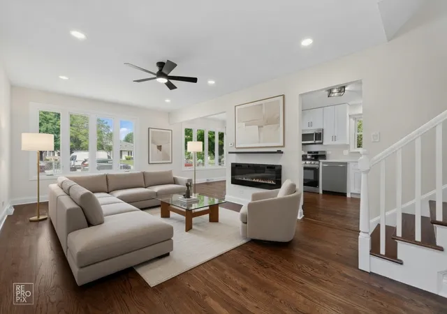Photo 2 of Single family home for sale at 7725 Narragansett Ave, Burbank, IL 60459 | MLS# 12750382 | Listing updated on 2026-09-18