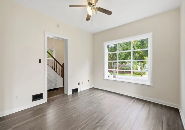 Photo 3 of Single family home for sale at 307 Wilcox St, Joliet, IL 60435 | MLS# 12750404 | Listing updated on 2026-10-06