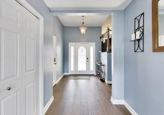 Photo 3 of Single family home for sale at 7309 Seminole Ct, Darien, IL 60561 | MLS# 12750407 | Listing updated on 2026-09-22
