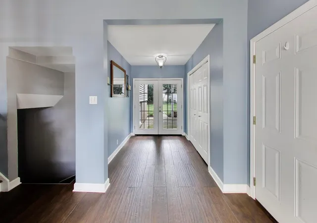 Photo 3 of Single family home for sale at 7309 Seminole Ct, Darien, IL 60561 | MLS# 12750407 | Listing updated on 2026-09-22