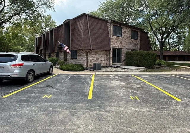 Photo 3 of Townhouse for sale at 15802 Laramie Ave #H, Oak Forest, IL 60452 | MLS# 12750415 | Listing updated on 2026-09-17