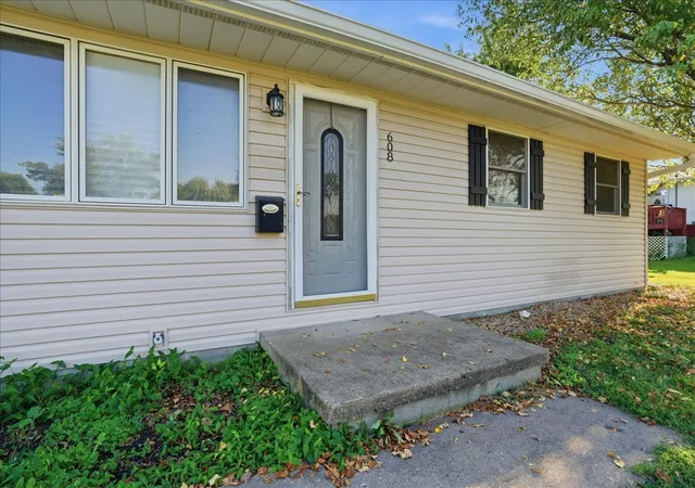 Photo 1 of Single family home for sale at 608 W Oak St, Leroy, IL 61752 | MLS# 12750418 | Listing updated on 2026-09-06