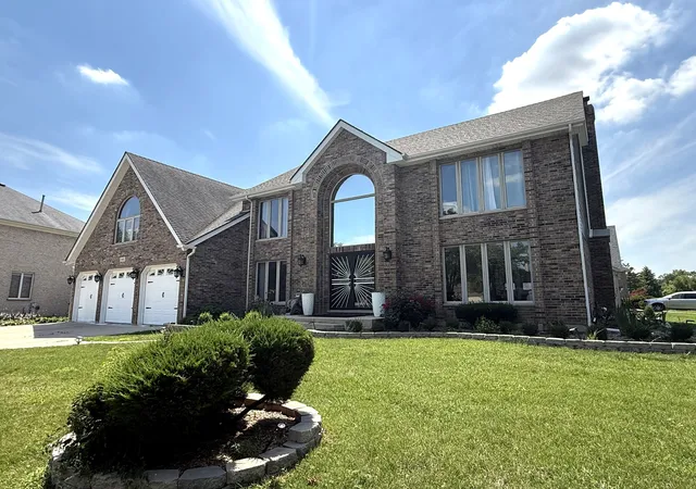 Photo 1 of Single family home for sale at 198 N Catalpa St, Addison, IL 60101 | MLS# 12750426 | Listing updated on 2026-09-09