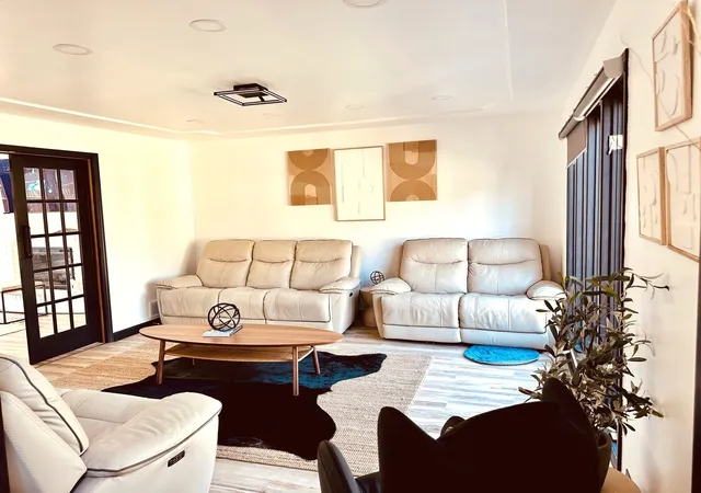 Photo 4 of Single family home for sale at 198 N Catalpa St, Addison, IL 60101 | MLS# 12750426 | Listing updated on 2026-09-09