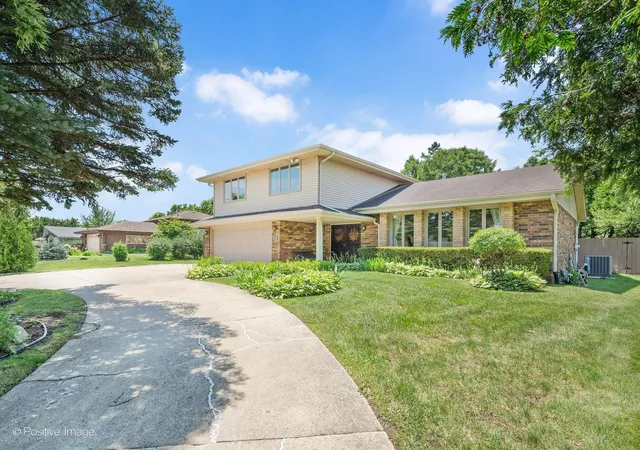 Photo 1 of Single family home for sale at 8201 Crestview Dr, Willow Springs, IL 60480 | MLS# 12750434 | Listing updated on 2026-09-23