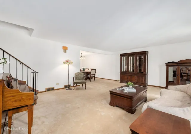 Photo 4 of Single family home for sale at 8201 Crestview Dr, Willow Springs, IL 60480 | MLS# 12750434 | Listing updated on 2026-09-23