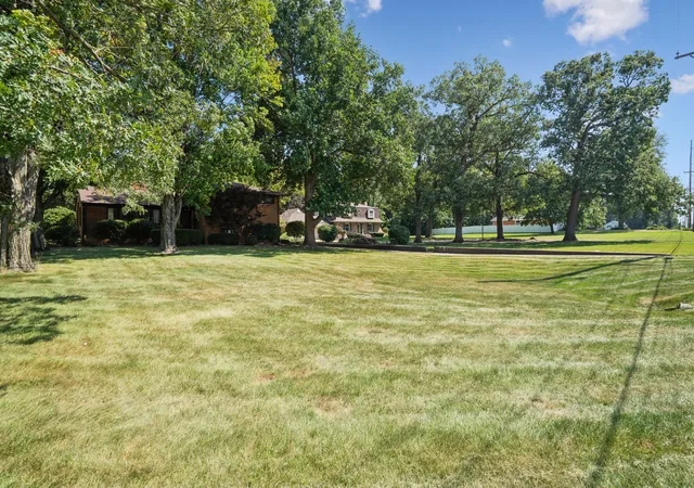 Photo 34 of Single family home for sale at 3310 Archer Dr, East Moline, IL 61244 | MLS# 12750437 | Listing updated on 2026-09-04