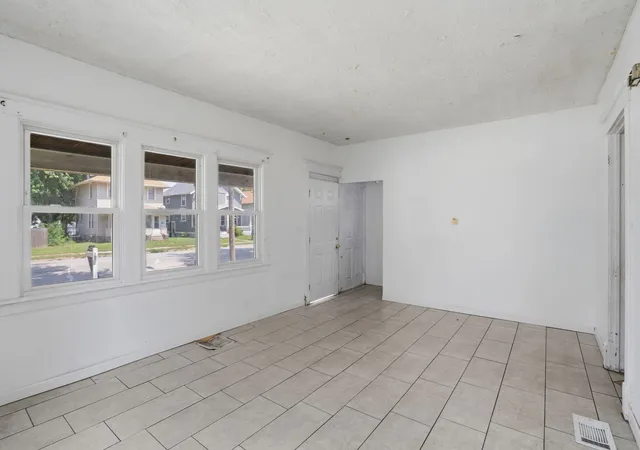 Photo 3 of House for sale at 174 16th Avenue, East Moline, IL 61244 | MLS# 12750443 | Listing updated on 2026-09-09