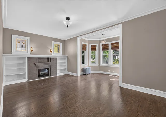 Listing Photo 1 - Condo for sale in building located at 845 S Humphrey Ave, Oak Park, IL 60304 - Unit #1