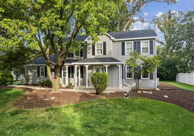 Photo 1 of Single family home for sale at 726 Dorchester Dr, Bolingbrook, IL 60440 | MLS# 12750456 | Listing updated on 2026-10-07
