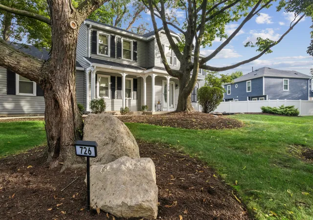 Photo 2 of Single family home for sale at 726 Dorchester Dr, Bolingbrook, IL 60440 | MLS# 12750456 | Listing updated on 2026-10-07