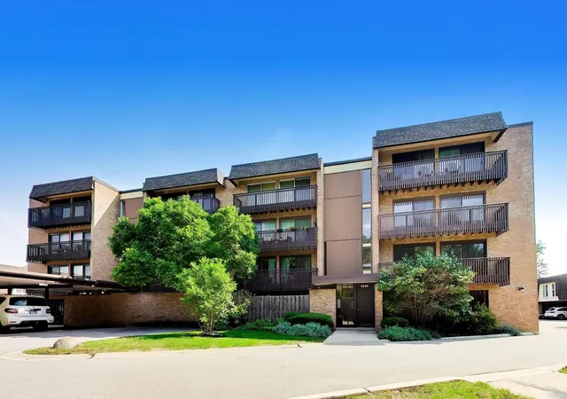 Photo 1 of Condo for sale at 1845 Tanglewood Dr #3D, Glenview, IL 60025 | MLS# 12750484 | Listing updated on 2026-09-23
