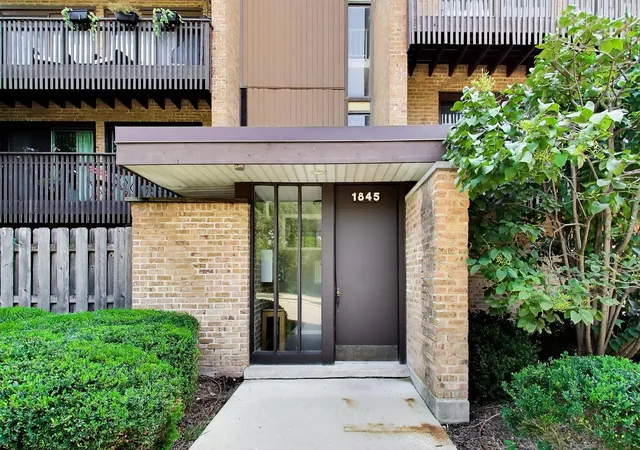 Photo 2 of Condo for sale at 1845 Tanglewood Dr #3D, Glenview, IL 60025 | MLS# 12750484 | Listing updated on 2026-09-23
