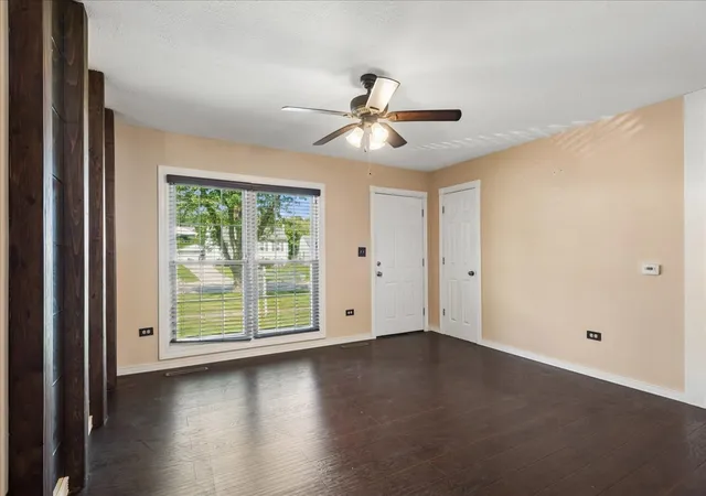 Photo 3 of Single family home for sale at 419 E Fullerton Ave, Glendale Heights, IL 60139 | MLS# 12750486 | Listing updated on 2026-10-06
