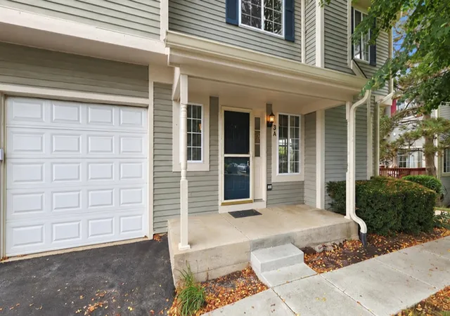 Photo 2 of Condo for sale at 3 Windsor Cir #A, South Elgin, IL 60177 | MLS# 12750493 | Listing updated on 2026-09-14