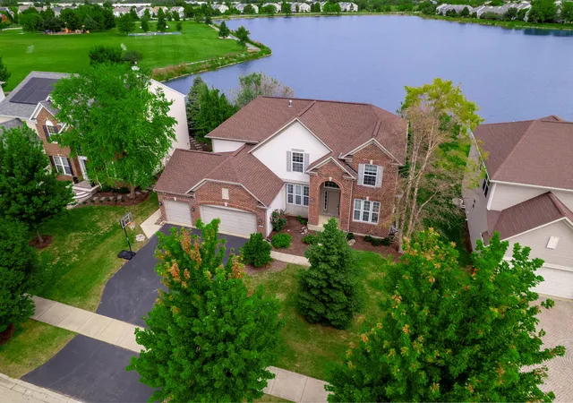 Photo 3 of Single family home for sale at 196 Chapin Way, Oswego, IL 60543 | MLS# 12750494 | Listing updated on 2026-10-06