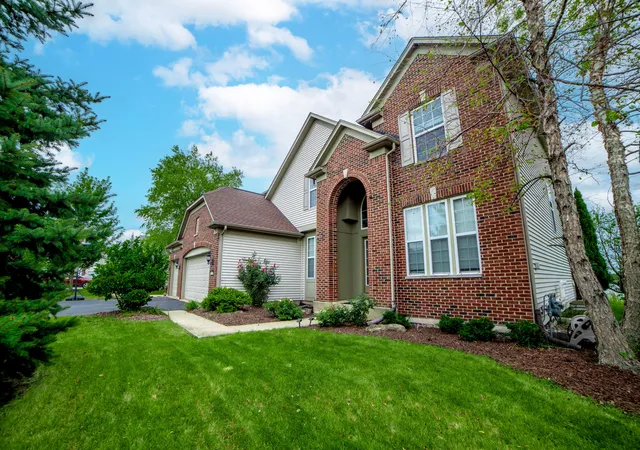 Photo 4 of Single family home for sale at 196 Chapin Way, Oswego, IL 60543 | MLS# 12750494 | Listing updated on 2026-10-06