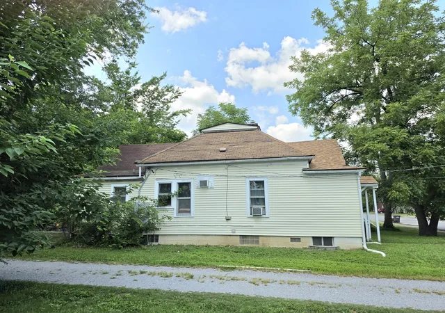 Photo 3 of House for sale at 508 N Michaels St, Carbondale, IL 62901 | MLS# 12750499 | Listing updated on 2026-09-15