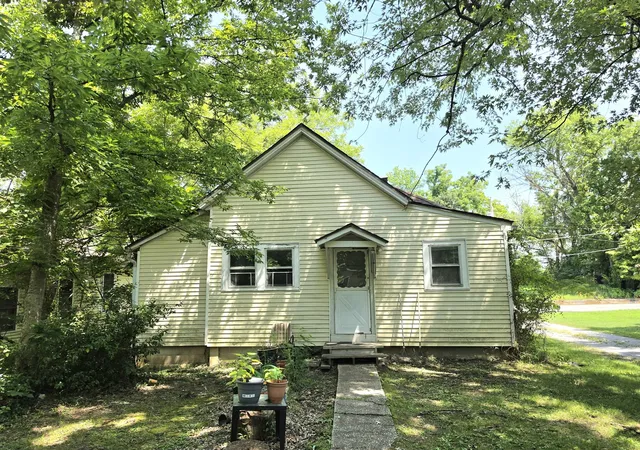 Photo 4 of House for sale at 508 N Michaels St, Carbondale, IL 62901 | MLS# 12750499 | Listing updated on 2026-09-15