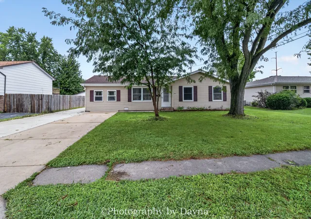 Photo 1 of Single family home for sale at 18 N West Ave, Bourbonnais, IL 60914 | MLS# 12750501 | Listing updated on 2026-09-04
