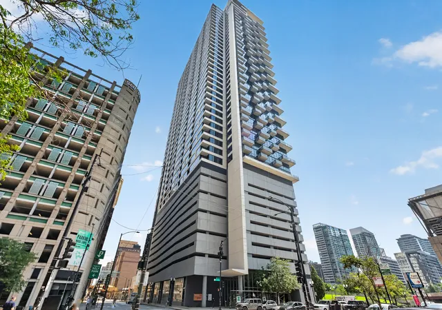 Photo 1 of Condo for sale at 235 W Van Buren St #4101, Chicago, IL 60607 | MLS# 12750508 | Listing updated on 2026-09-24