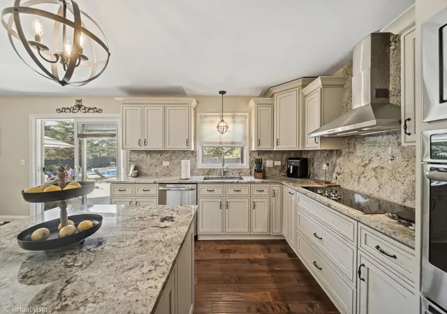 Photo 4 of Single family home for sale at 6n066 Chambellan Ln, Wayne, IL 60184 | MLS# 12750523 | Listing updated on 2026-09-15