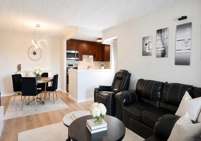 Photo 4 of Condo for sale at 110 W Butterfield Rd #307S, Elmhurst, IL 60126 | MLS# 12750543 | Listing updated on 2026-10-12