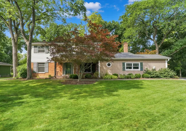 Photo 2 of Single family home for sale at 3n922 Ferson Crk Rd, St. Charles, IL 60174 | MLS# 12750570 | Listing updated on 2026-09-16