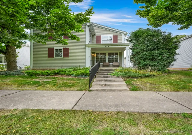 Photo 1 of Single family home for sale at 754 Golden Oak Cir, Crystal Lake, IL 60014 | MLS# 12750574 | Listing updated on 2026-09-27