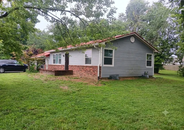 Photo 1 of Single family home for sale at 204 N 4th Street, Marion, IL 62959 | MLS# 12750577 | Listing updated on 2026-09-30