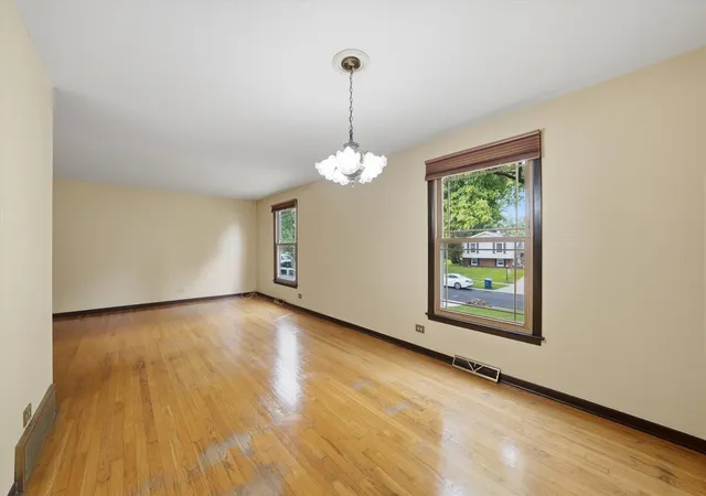 Photo 4 of Single family home for sale at 1025 Belair Dr, Darien, IL 60561 | MLS# 12750585 | Listing updated on 2026-09-26
