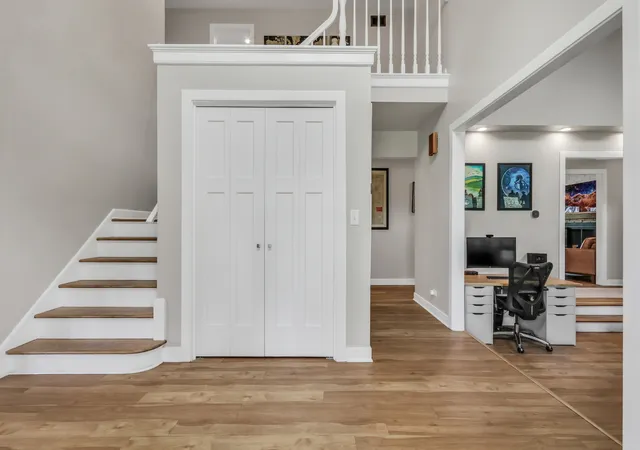 Photo 3 of Single family home for sale at 2 Essex Ct, Hawthorn Woods, IL 60047 | MLS# 12750591 | Listing updated on 2026-10-07