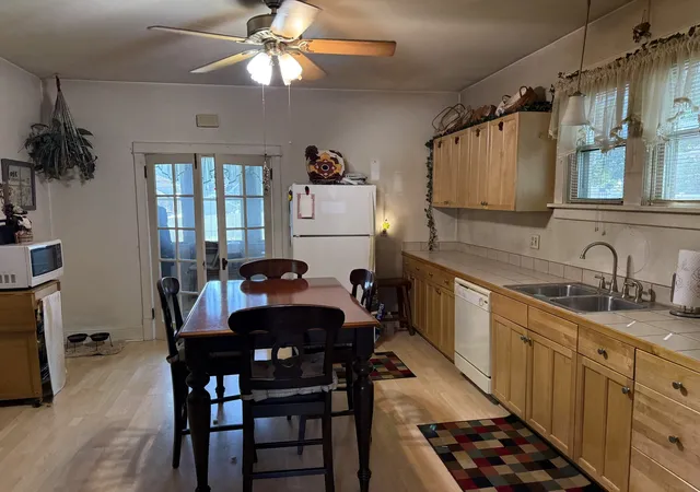 Photo 4 of Single Family Residence at 1328 Campbell Ave, Lasalle, IL 61301 | MLS# 12750623 | | Sold on 2026-10-07