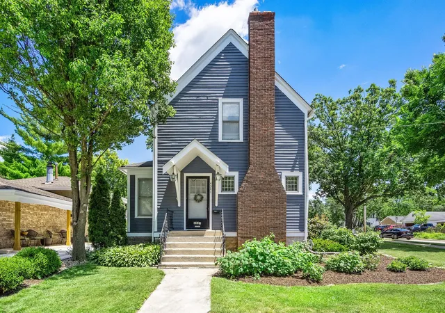Photo 1 of Single family home for sale at 4541 Forest Ave, Downers Grove, IL 60515 | MLS# 12750656 | Listing updated on 2026-09-21