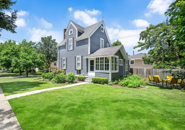 Photo 3 of Single family home for sale at 4541 Forest Ave, Downers Grove, IL 60515 | MLS# 12750656 | Listing updated on 2026-09-21