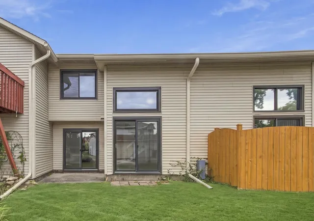 Photo 2 of Condo for sale at 43 Constitution Ct #43, Vernon Hills, IL 60061 | MLS# 12750664 | Listing updated on 2026-10-07