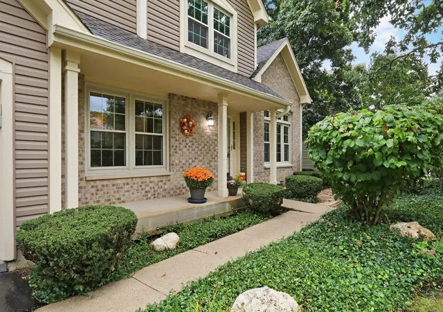 Photo 3 of Single family home for sale at 6719 Foxworth Ln, Gurnee, IL 60031 | MLS# 12750665 | Listing updated on 2026-09-24