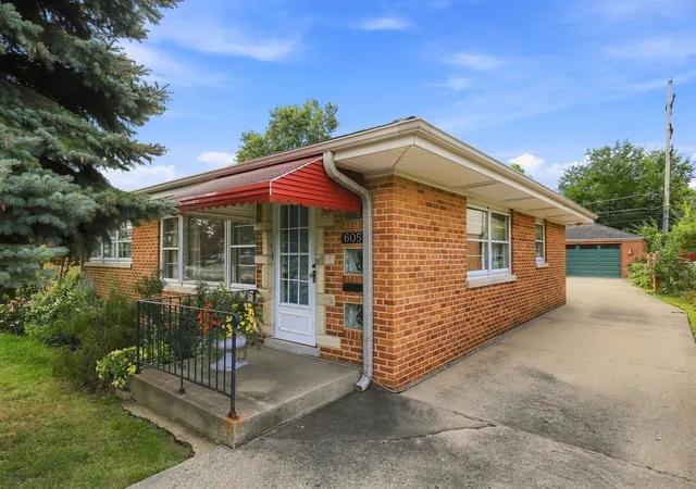 Photo 1 of Single family home for sale at 605 Oakton St, Park Ridge, IL 60068 | MLS# 12750679 | Listing updated on 2026-09-23