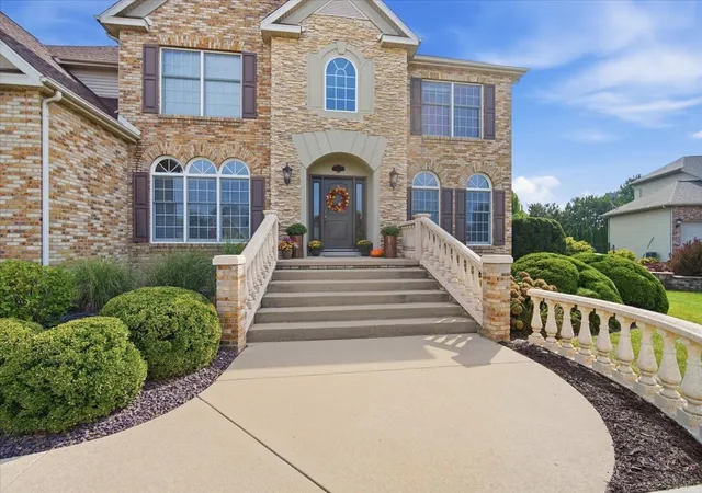 Photo 3 of Single family home for sale at 3 Lavender Ln, Bloomington, IL 61704 | MLS# 12750687 | Listing updated on 2026-10-07