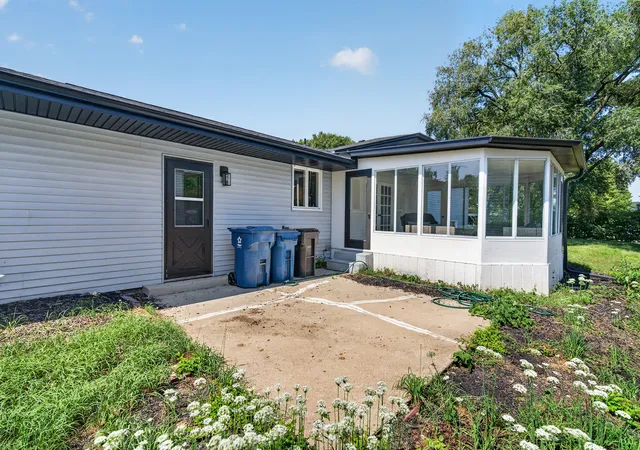 Photo 4 of Single family home for sale at 1701 Newton Dr, Morris, IL 60450 | MLS# 12750696 | Listing updated on 2026-10-06