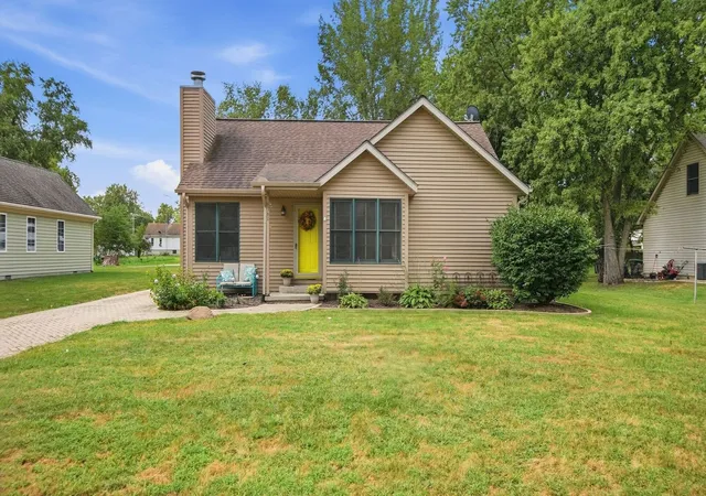 Photo 2 of Single family home for sale at 361 Oak St, Braidwood, IL 60408 | MLS# 12750705 | Listing updated on 2026-09-19