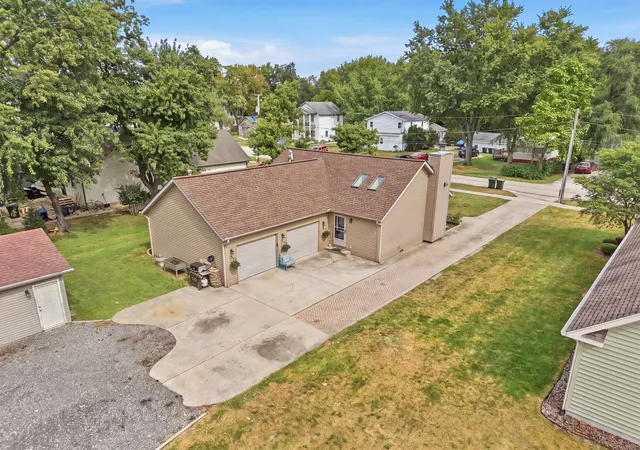 Photo 3 of Single family home for sale at 361 Oak St, Braidwood, IL 60408 | MLS# 12750705 | Listing updated on 2026-09-19