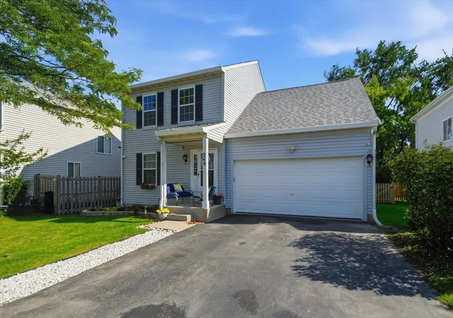 Photo 2 of Single family home for sale at 249 E Cobbler Ct, Round Lake Beach, IL 60073 | MLS# 12750711 | Listing updated on 2026-10-15